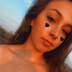 Meet your Posher, Dezera